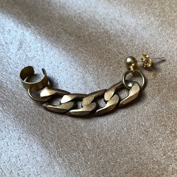 Curbed Ear Cuff - Picture 3 of 4